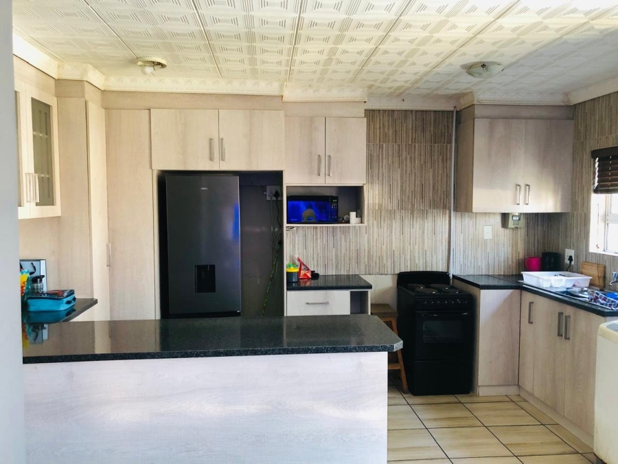  Bedroom Property for Sale in The Connifers Western Cape